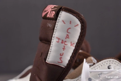 Hyperoad Jordan Low Air x 1 OG Travis Scott 0814